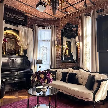 Apartment Allegory Of Taksim *