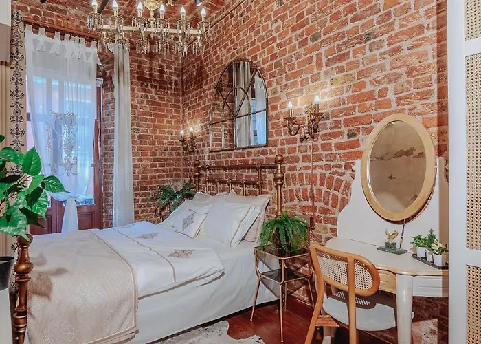 Apartment Allegory Of Taksim *