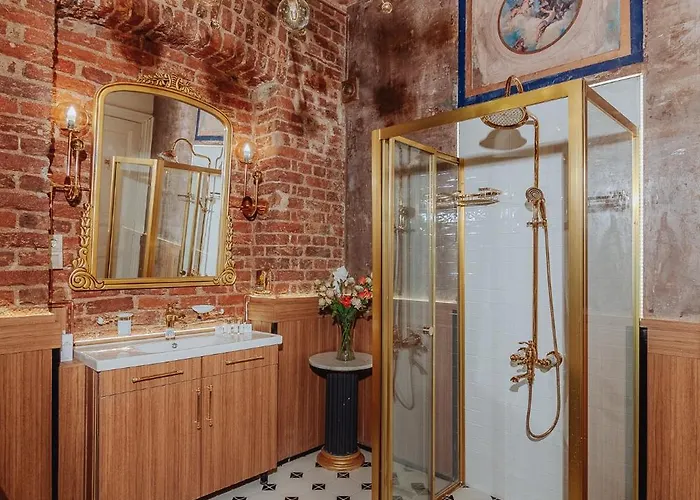 Apartment Allegory Of Taksim