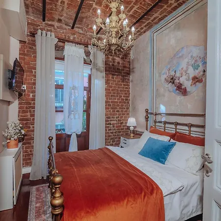 Apartment Allegory Of Taksim *